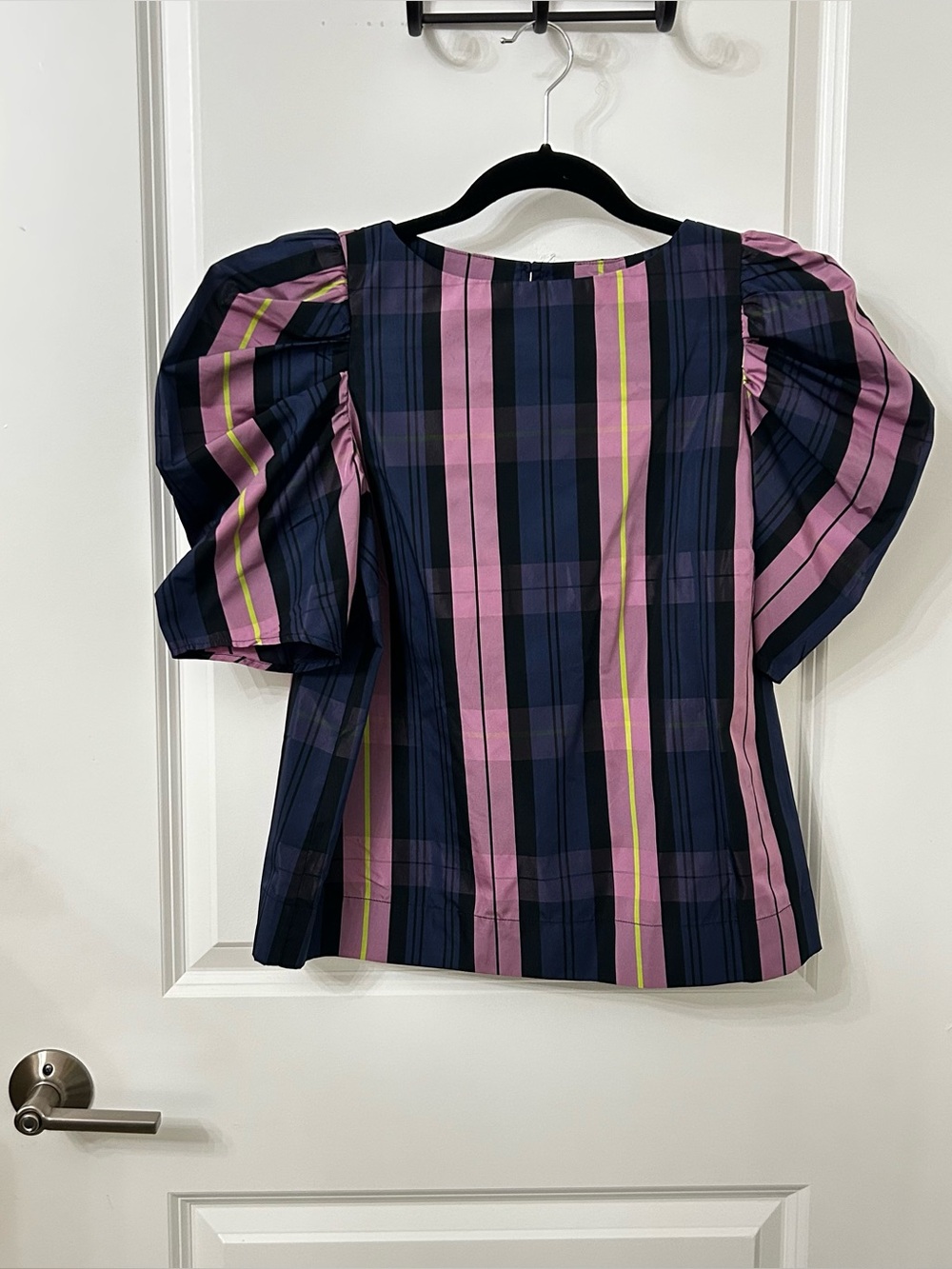 Vineyard Vines Navy, Black  and Pink Plaid Puff-Sleeve Top Size Small